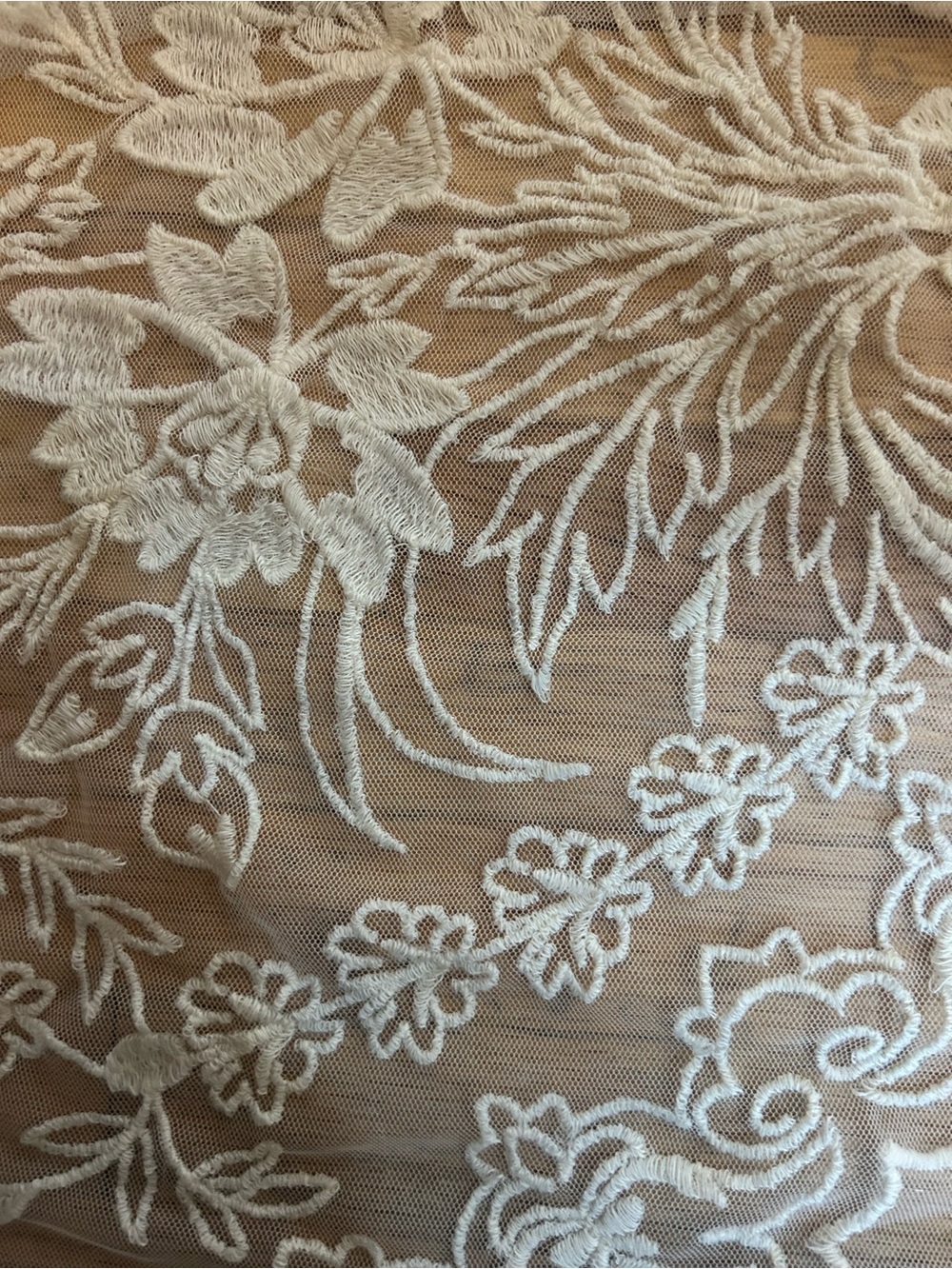 Anthropologie sheet embroidered tshirt - Picture 6 of 8